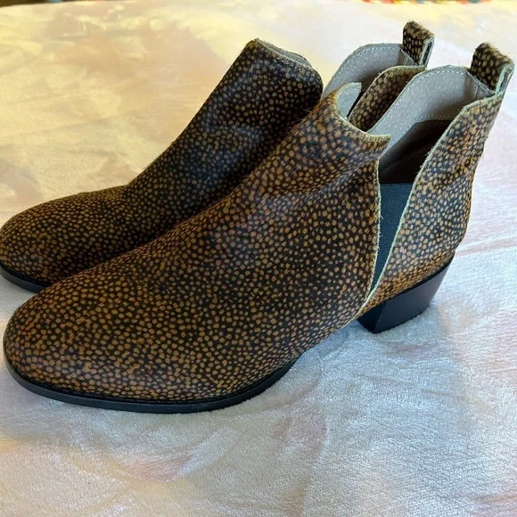 Seychelles brown animal print calf dyed hair slip on booties size 8 - Picture 5 of 11